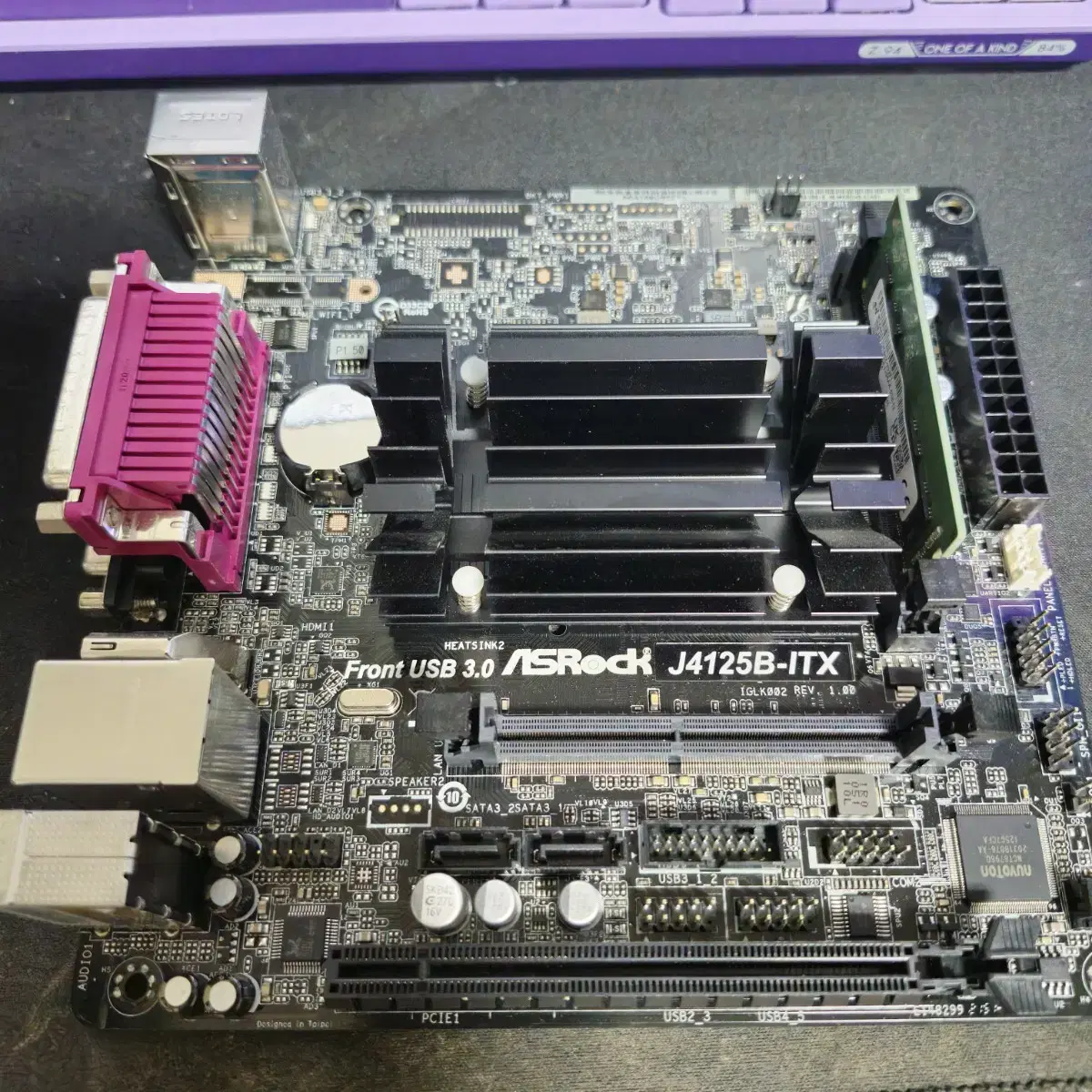 J4125B-ITX 메인보드 + 8GB 램